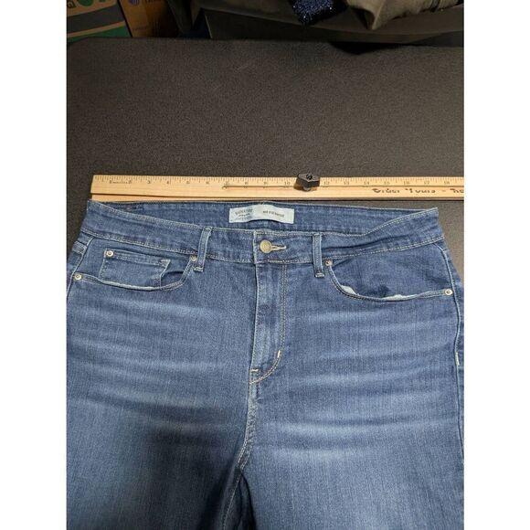 Signature Levi's Mid Rise Bootcut Jeans Women's 10 - Picture 7 of 8